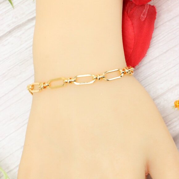 "Trendy Handmade Bracelet – A Thoughtful Gift for Girls & Women | UNVRC1539 - Picture 3 of 10